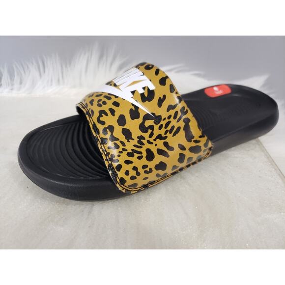 NEW Nike Victori One Womens Cheetah Animal Print Slide Sandal Size 7 Brown Black - Picture 2 of 10